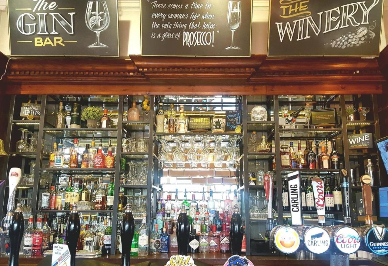 The Dolphin Hotel Whitby Esterno foto